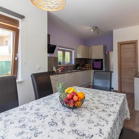 Modern Villa Eve In Medulin With Pool Near The Beach Екстер'єр фото