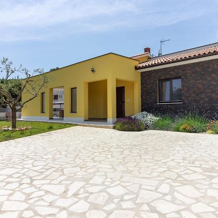 Modern Villa Eve In Medulin With Pool Near The Beach Екстер'єр фото