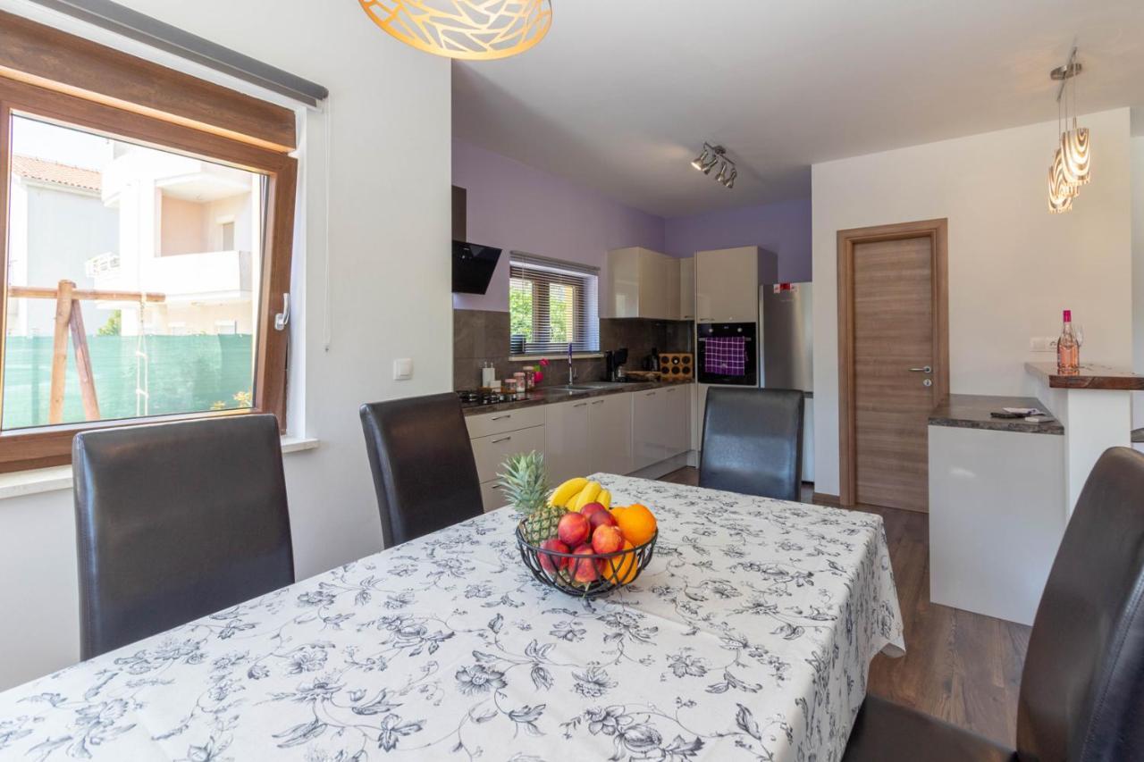 Modern Villa Eve In Medulin With Pool Near The Beach Екстер'єр фото