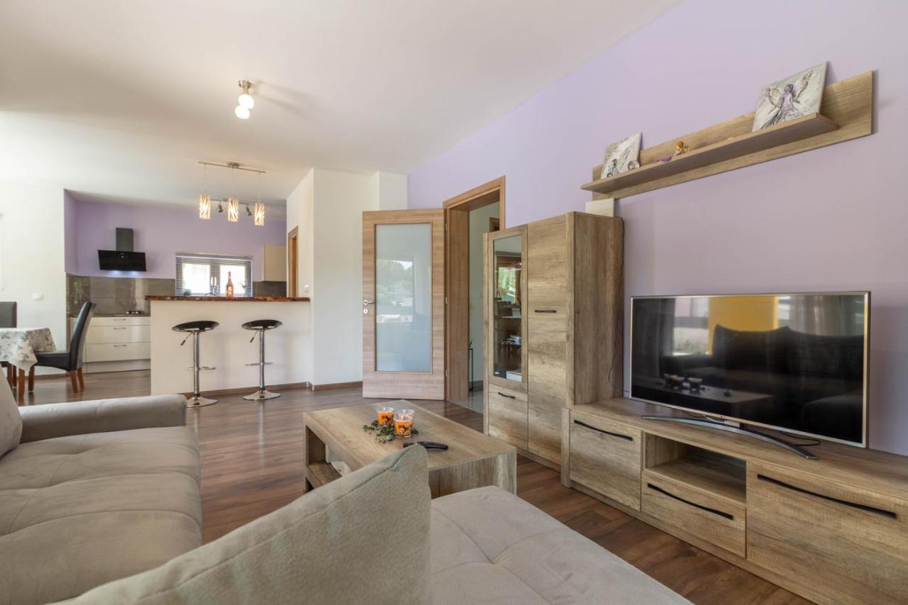 Modern Villa Eve In Medulin With Pool Near The Beach Екстер'єр фото