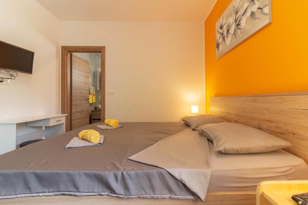 Modern Villa Eve In Medulin With Pool Near The Beach Екстер'єр фото